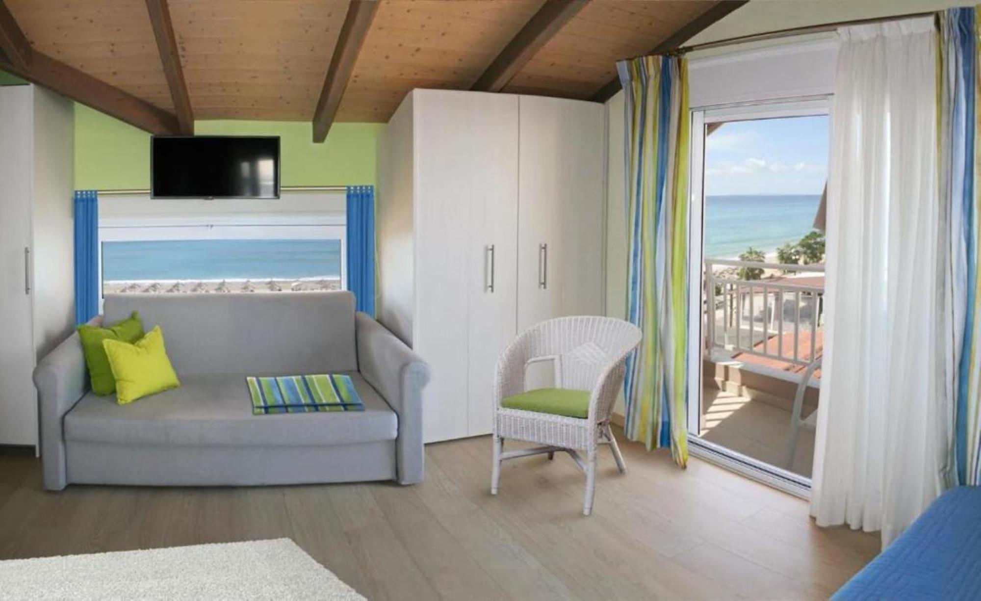 Whitesands Beach Resort Paralia Vrachou Exterior foto