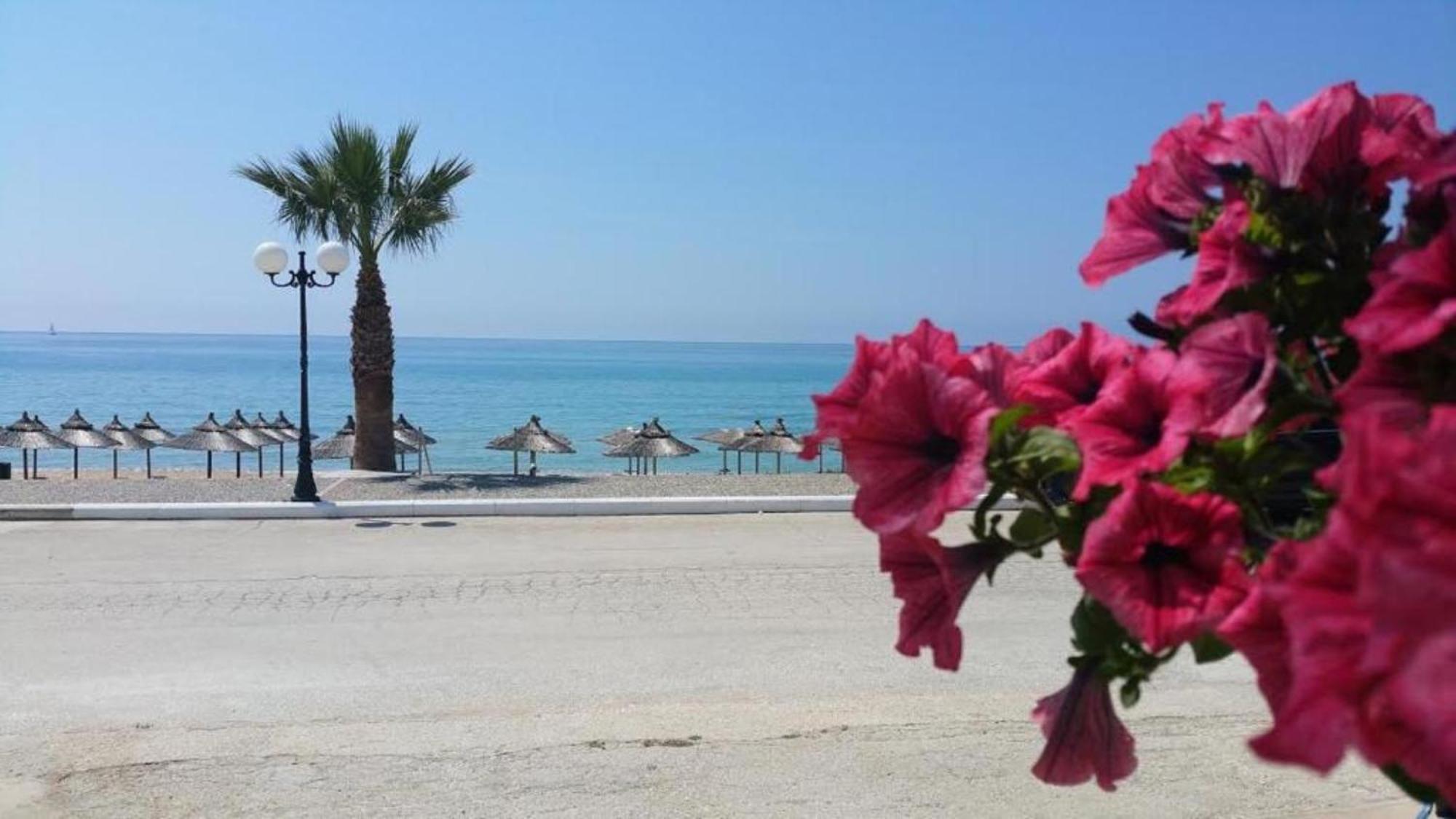 Whitesands Beach Resort Paralia Vrachou Exterior foto