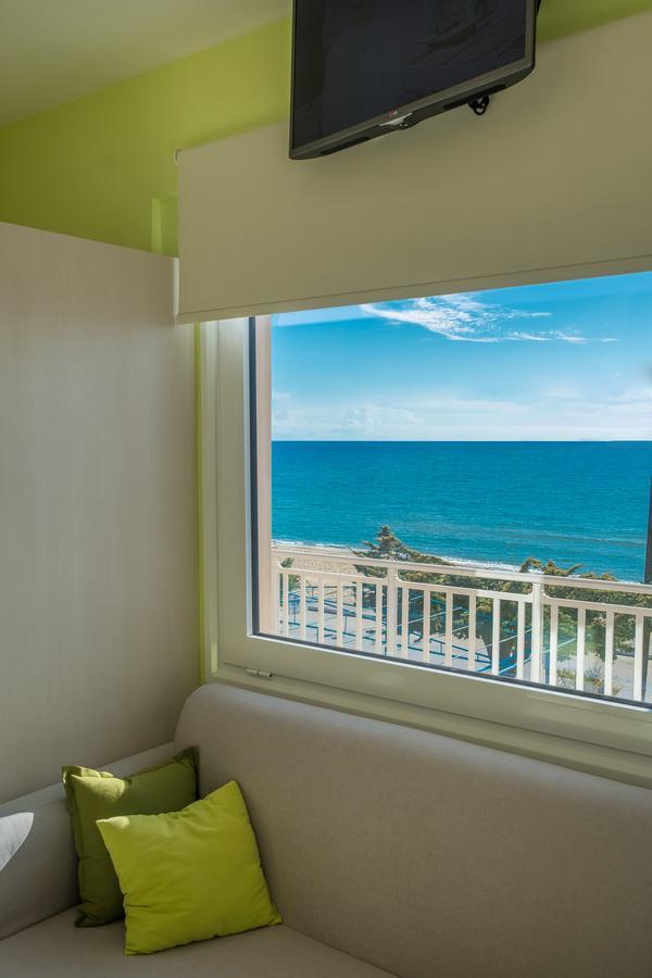 Whitesands Beach Resort Paralia Vrachou Exterior foto