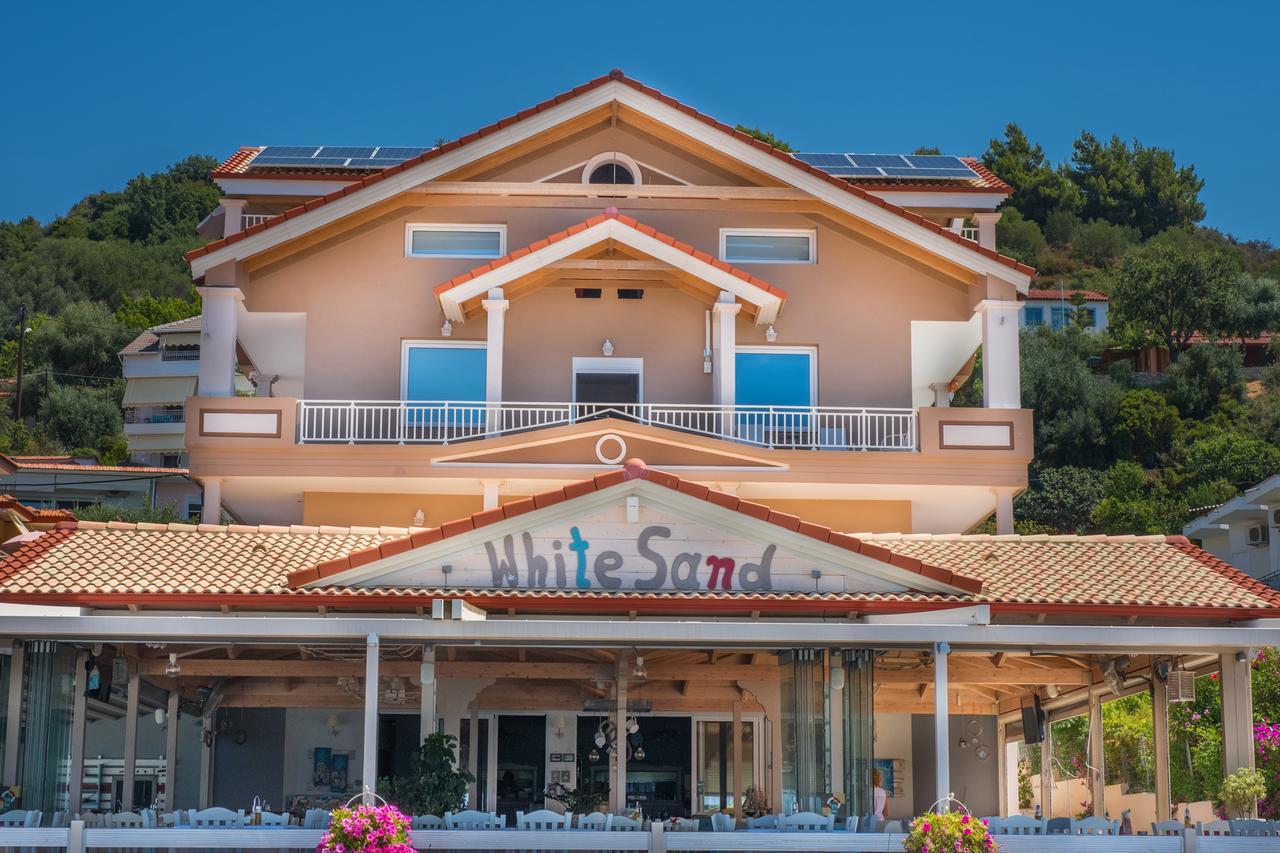 Whitesands Beach Resort Paralia Vrachou Exterior foto